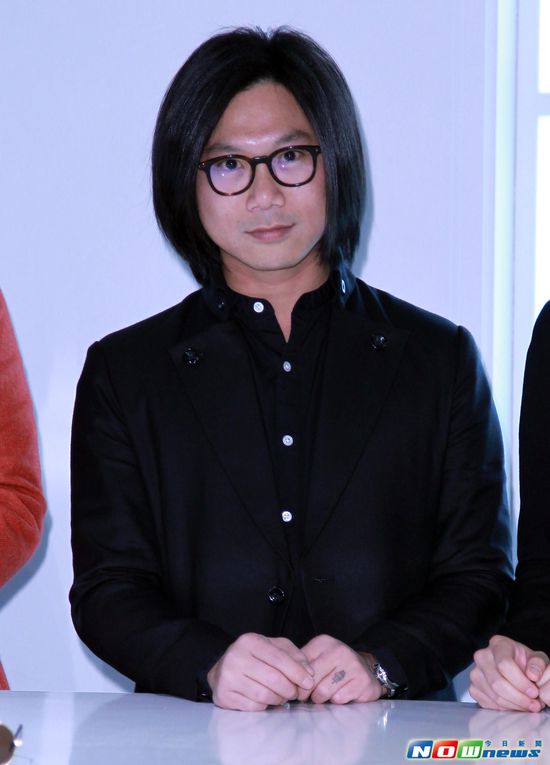 五月天玛莎被爆当爸老婆行踪泄喜_网易娱乐