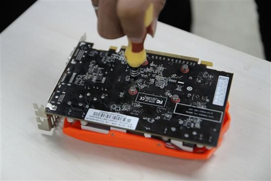 ati9550显卡什么接口_ati9550显卡什么接口