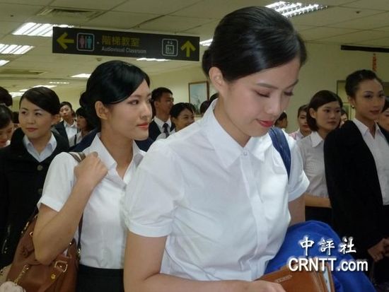 4千台湾<em>美女</em>应考<em>空姐</em>抢高薪真靓!(全文)_网易