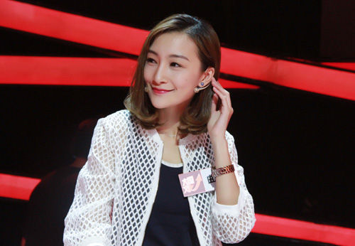 曲双双做客节目受郭德纲青睐 腹有诗书气自华